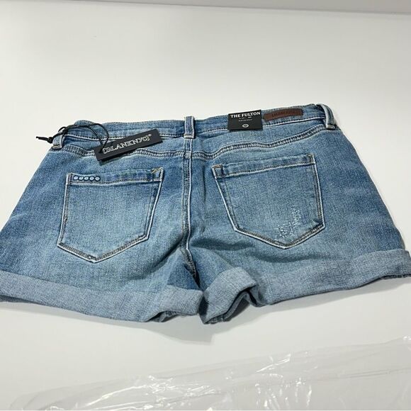 BLANK NYC Jean Shorts Medium Wash NWT Size 26 - Picture 2 of 9